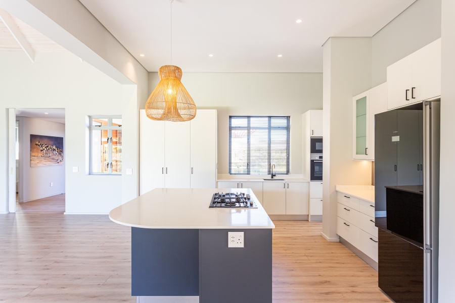 4 Bedroom Property for Sale in Lake Michelle Western Cape